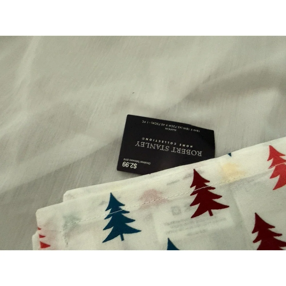 Lot of 6 NEW Christmas Linens Towels Gift Bags Embroidered Trees Poinsetta‎